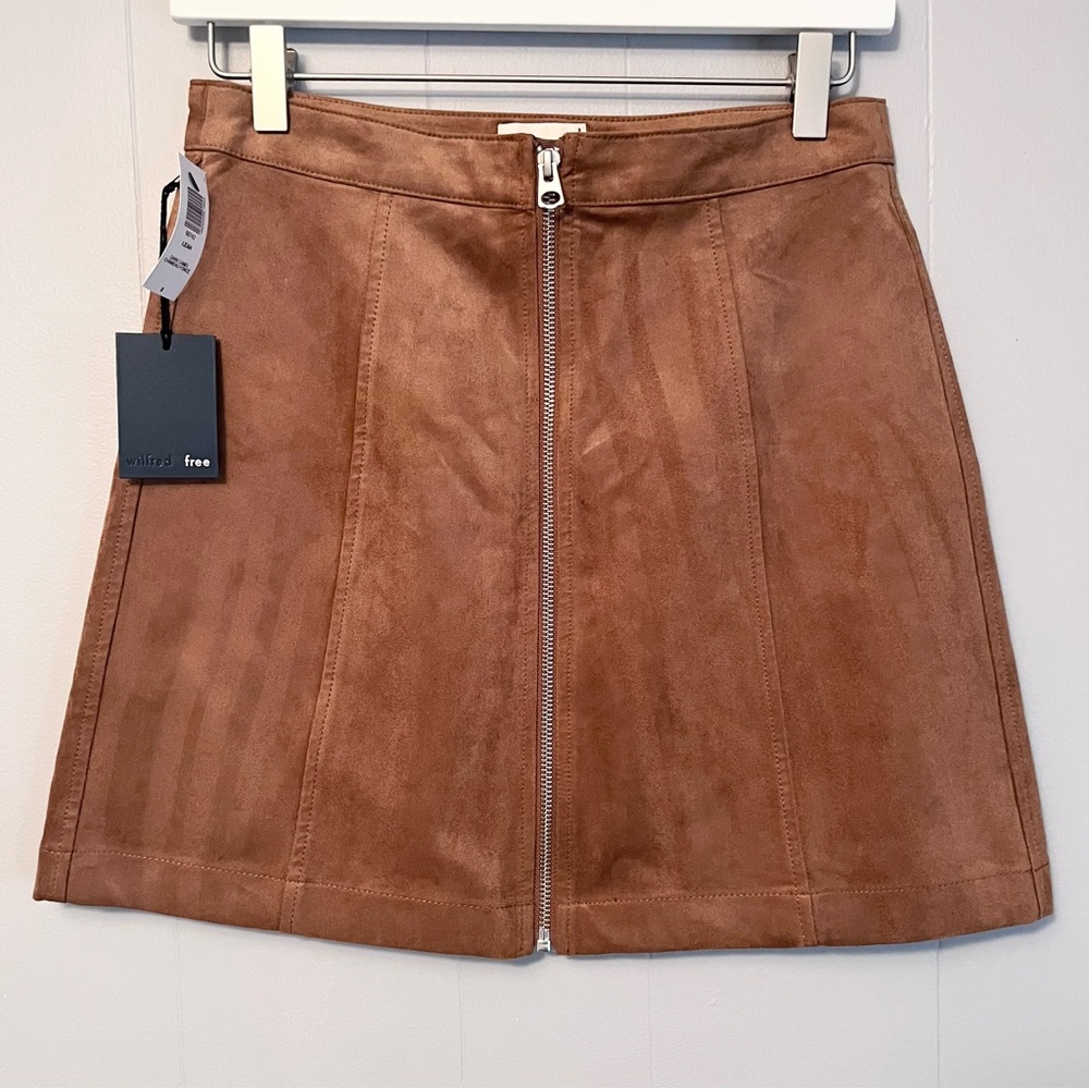 Aritzia Wilfred Free Leah faux suede skirt in Dark Camel mini skirt size 8 NWT